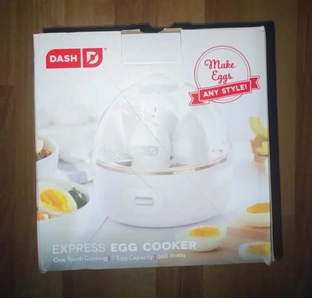 Dash Express Egg Cooker White 7 Egg Capacity 360 Watts